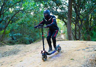 Quelle est la vitesse d'un trottinettes électrique de 500 W ?